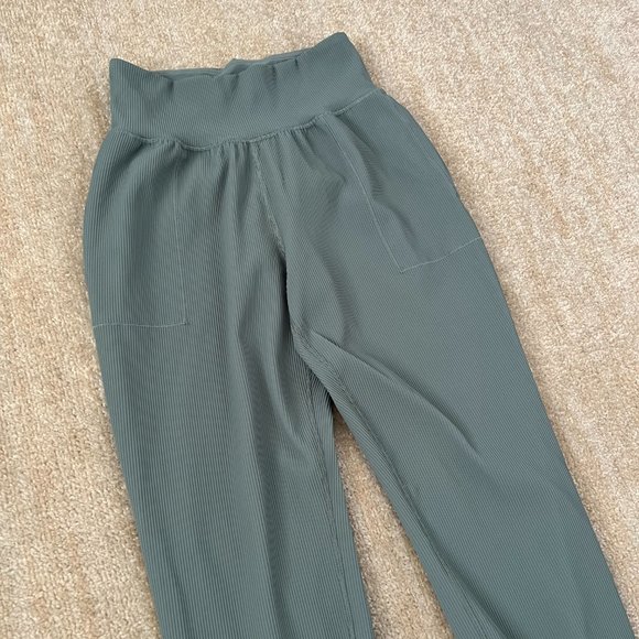 Athleta Salutation Rib Jogger Pant M High Rise - Picture 3 of 10